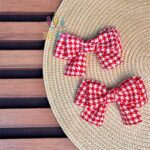 گیره-پاپیونی-چهارخانه-پشمی-قرمز-سفید-دخترانه