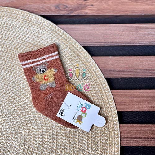 جوراب-ساقدار-اسپرت-بچگانه-طرح-خرس--ایستاده