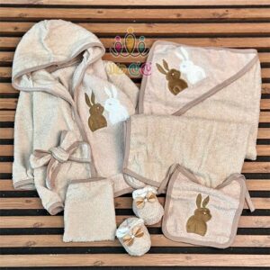 ست-5-تکه-حوله--جعبه-ای-بلیکا-طرح-دو-خرگوش-نسکافه-ای