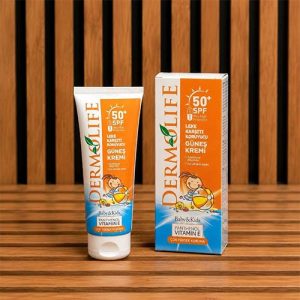 کرم-ضد-آفتاب-کودک-درمولایف-SPF50+